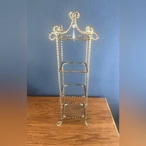 Vintage Hollywood Regency Elegant Gold Metal Display Shelf